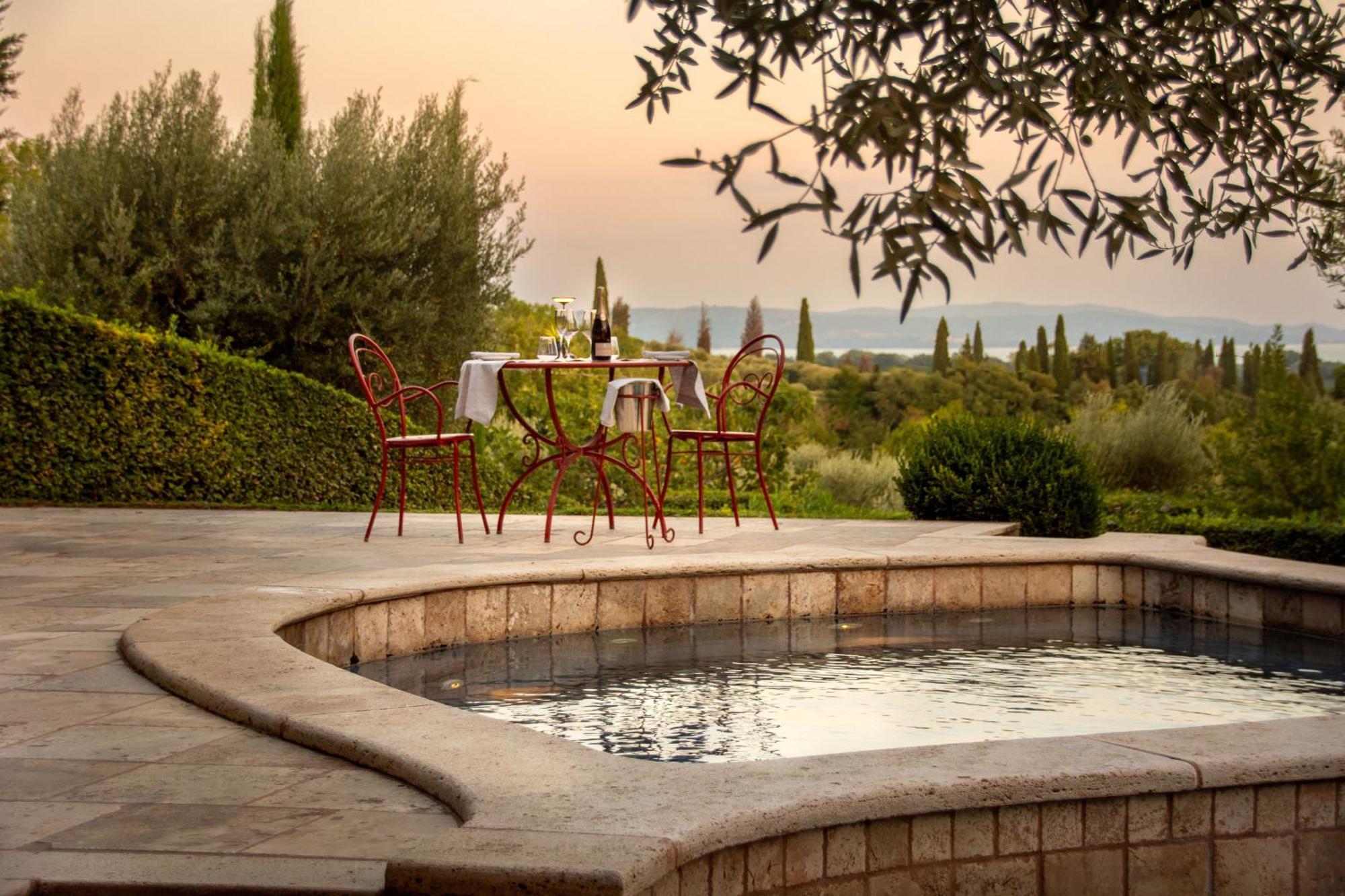 I Capricci Di Merion - Resort & Spa Туоро-суль-Тразімено Екстер'єр фото
